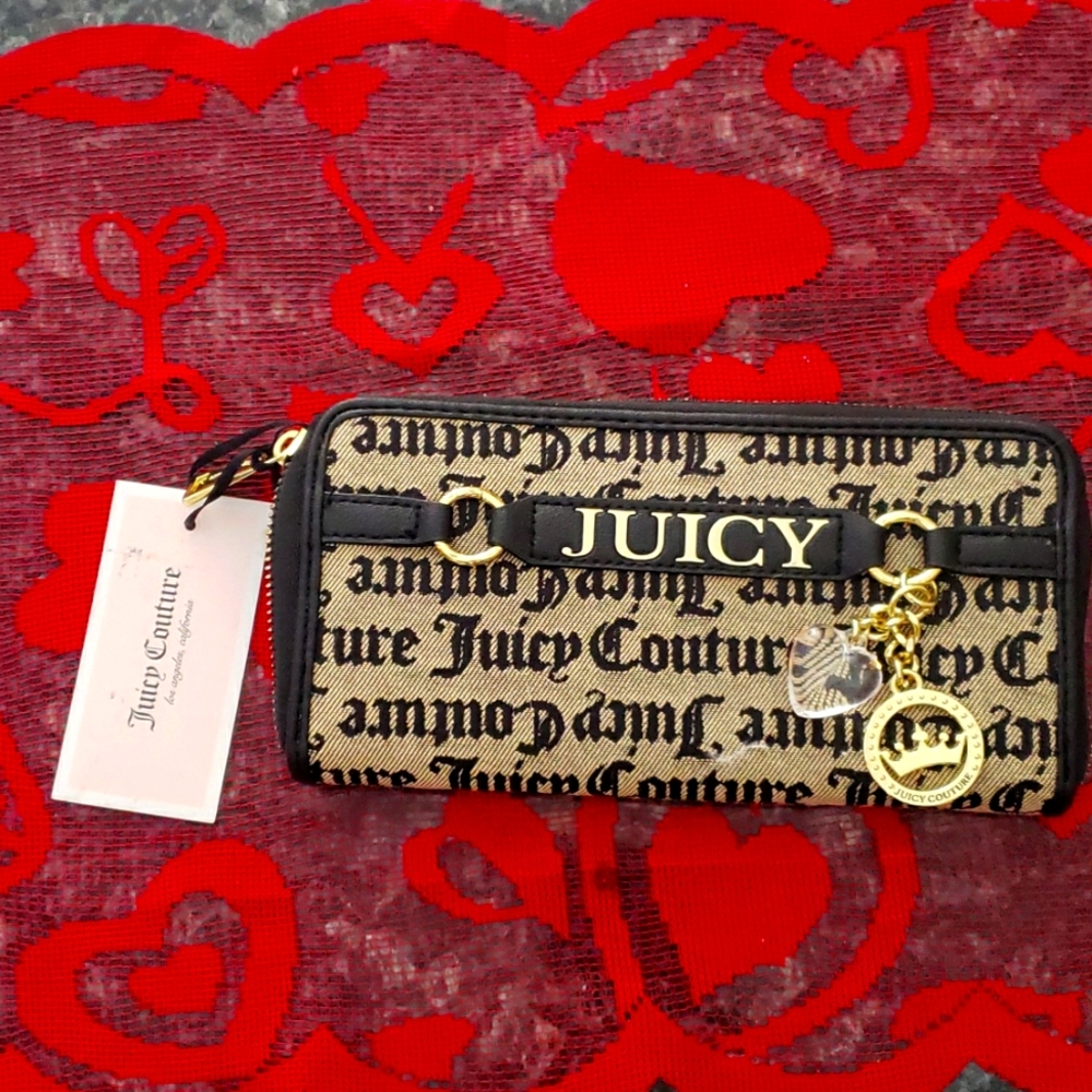 Juicy Couture Sweet Surrender Large Zip Wallet